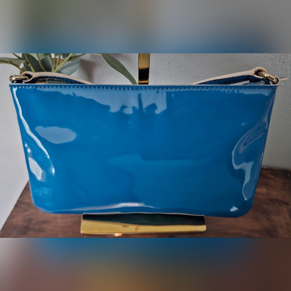 Kate Spade Teal Blue And White Trim Shoulder Crossbody Bag. - Picture 4 of 9